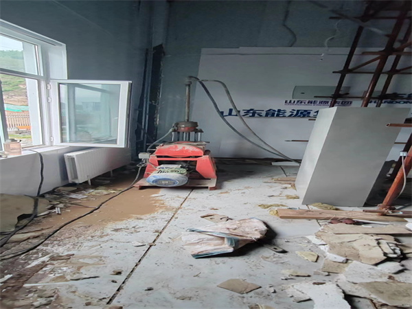 红塔地基基础下沉墙体裂缝加固注浆顶升施工